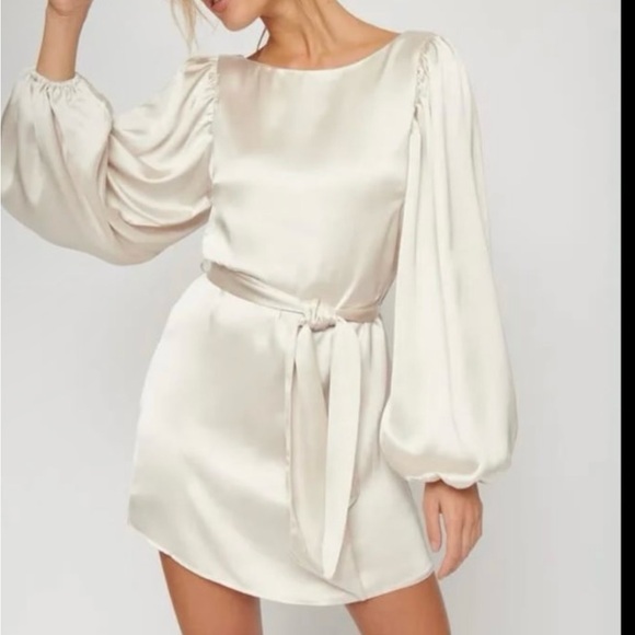 Dynamite NWT XS satin dress - Picture 4 of 4